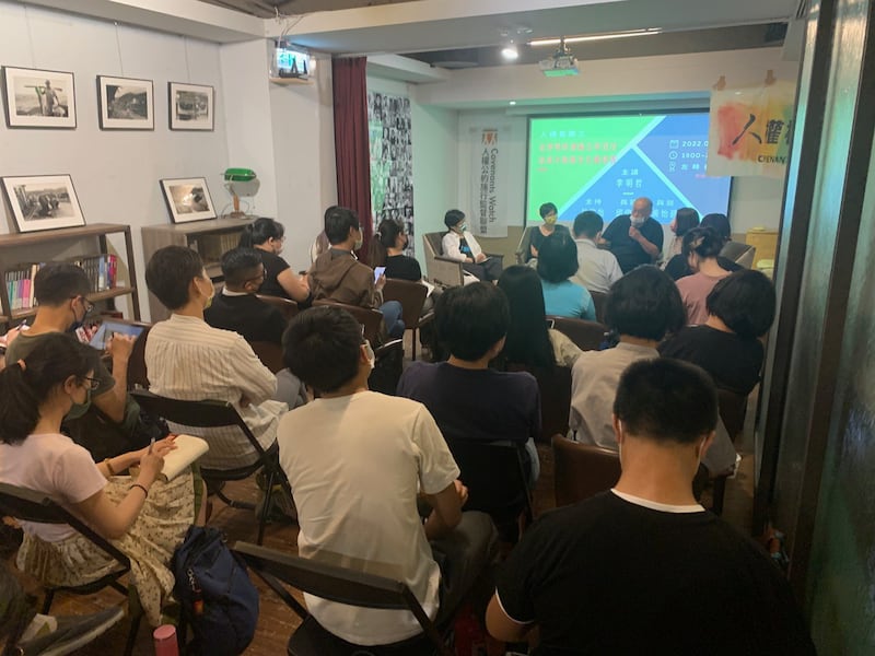 被以所谓颠覆国家政权罪,遭中国囚禁五年的人权工作者李明哲获释返台,20日首次公开演讲。(记者夏小华摄)
