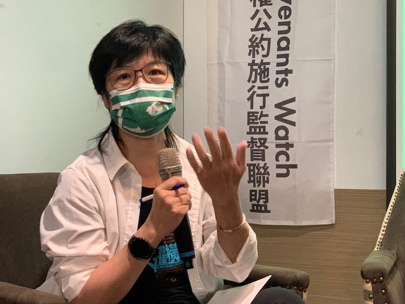 赴瑞士日内瓦联合国申诉李明哲案的人权公约施行监督联盟执行长黄怡碧。(记者夏小华摄)