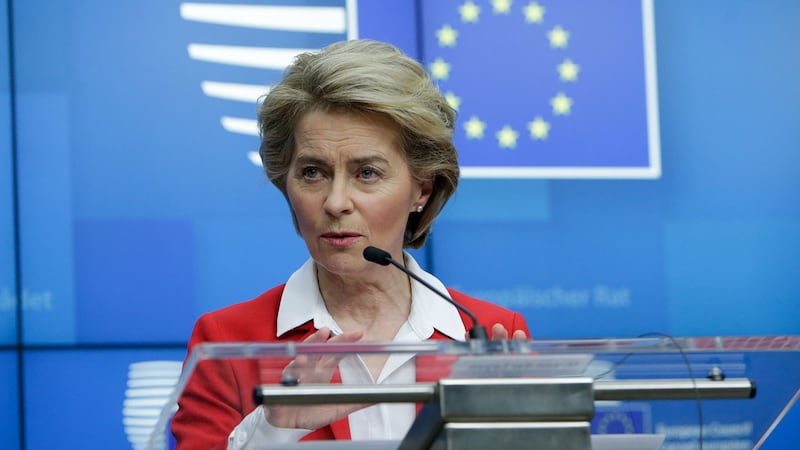 欧盟执委会主席冯德莱恩(Ursula von der Leyen)表示,关于何时实施要由会员国决定,但会员国们都表示将立即实施。这项对外禁令不会影响欧盟内部之间旅行。(法新社)
